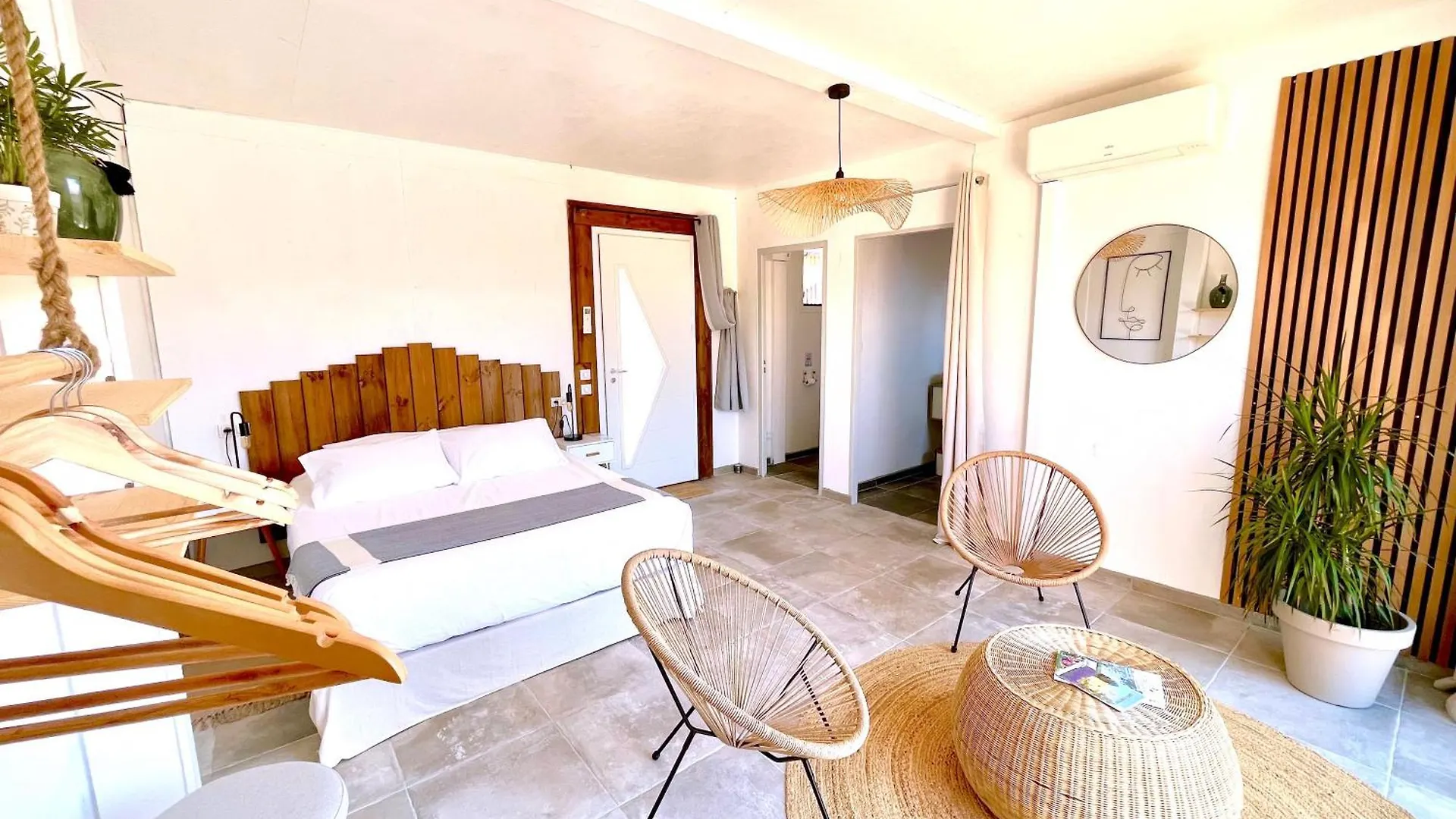 Nuiki Lodges - Chambres D'Hotes Montségur-sur-Lauzon Bed & Breakfast